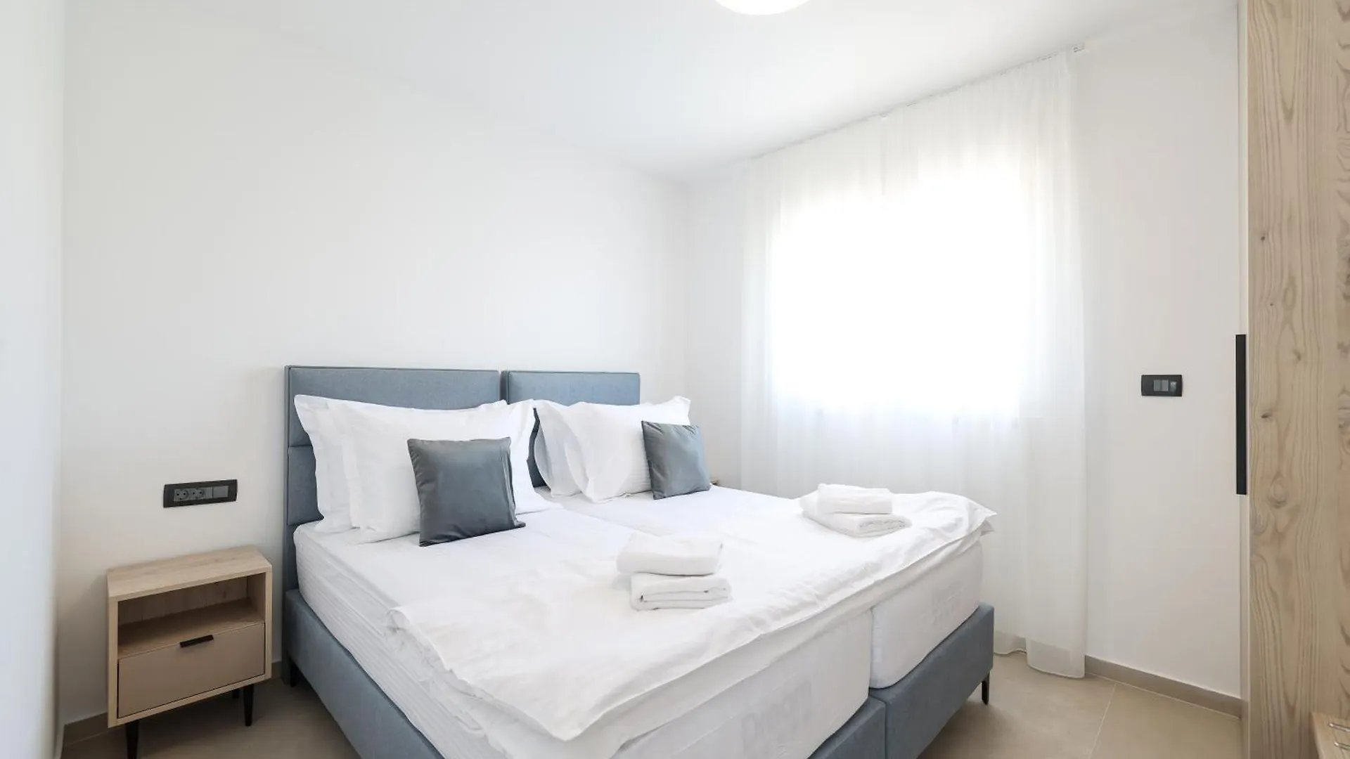 Apartments By The Sea Privlaka, Zadar - 23479  Privlaka (Zadar)